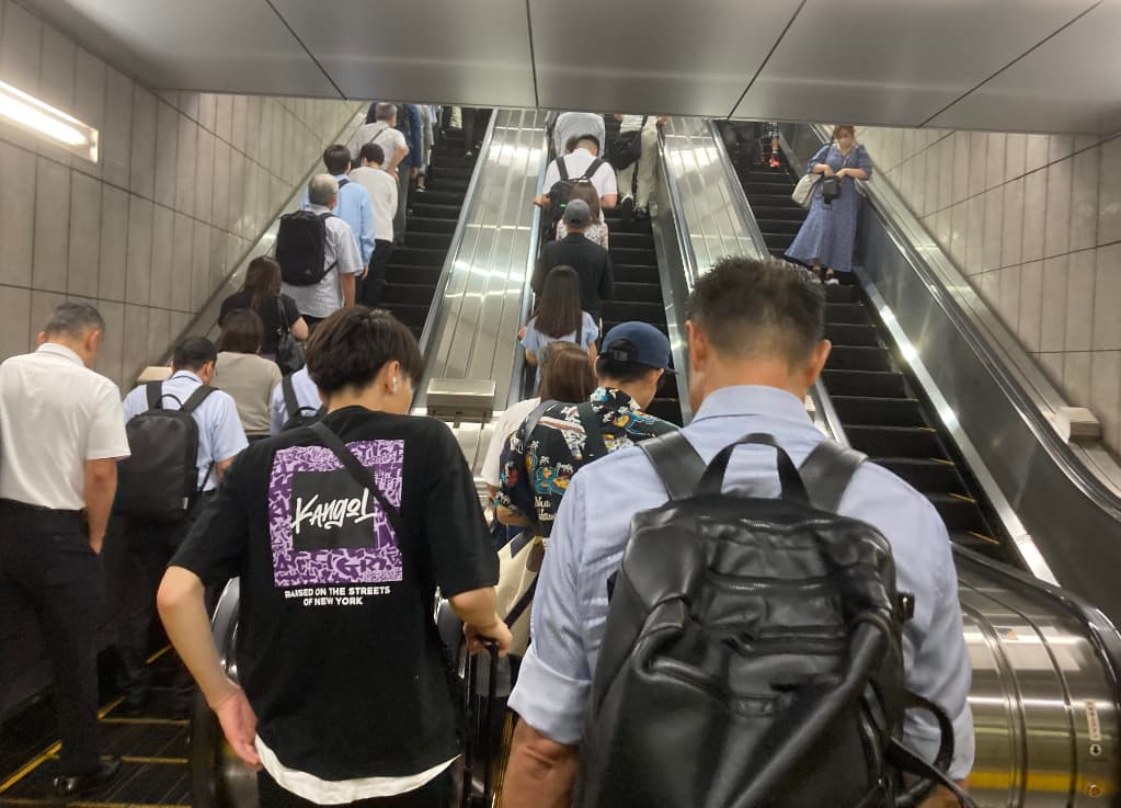 Escalator etiquette in Japan: standing on the left and leaving the right side open for walkers