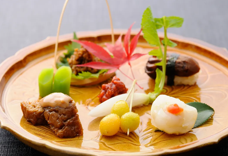 Shojin ryori vegan temple cuisine served in a tatami room overlooking a Kyoto garden